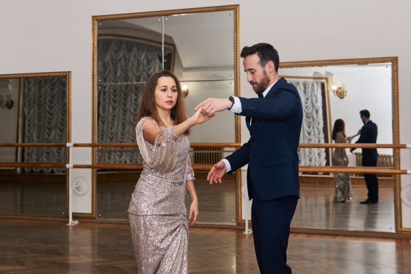 adult-couple-learning-dance-classical-partner-dance